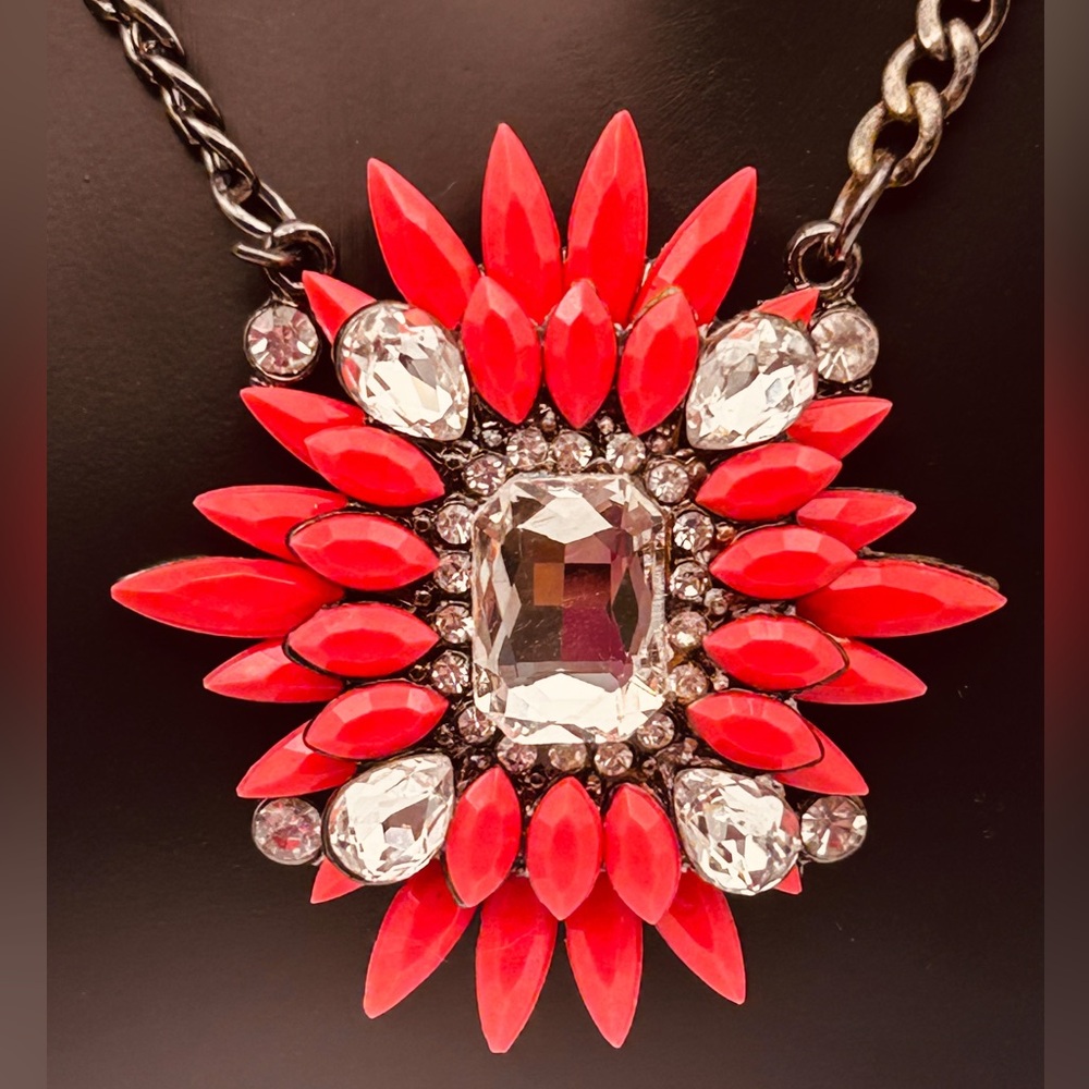 Amrita Singh Coral Crystal Statement Necklace NWT - Picture 2 of 12